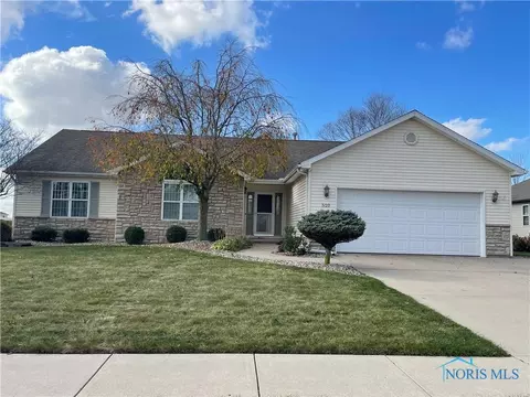 520 Palm Dr, Findlay, OH 45840