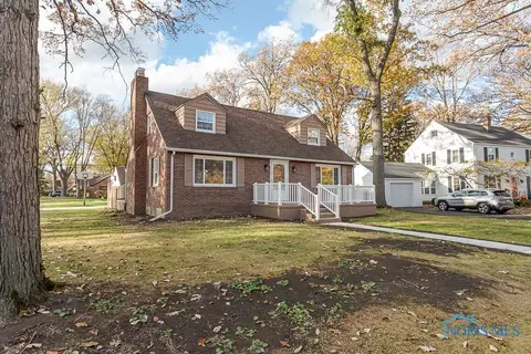 2288 Burroughs Dr, Toledo, OH 43614