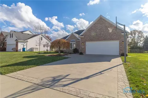 7883 Dana Rae Dr, Waterville, OH 43566