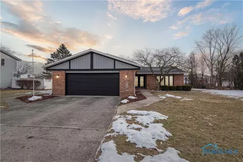 204 Indiana Dr, Bryan, OH 43506