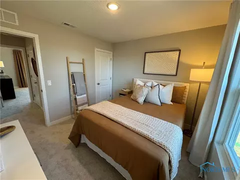 3028 Nautical Ln, Oregon, OH 43616 photo 4