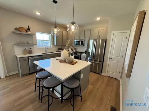 3028 Nautical Ln, Oregon, OH 43616 photo 10
