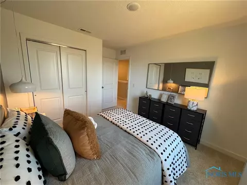 3028 Nautical Ln, Oregon, OH 43616 photo 6