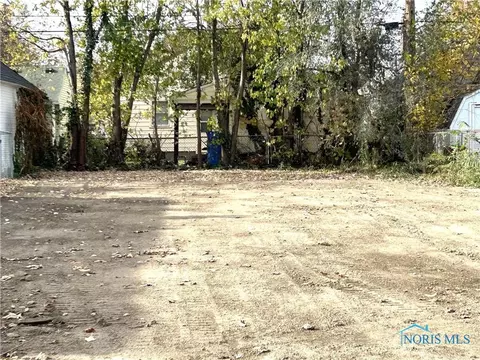4429 Fairview Dr, Toledo, OH 43612