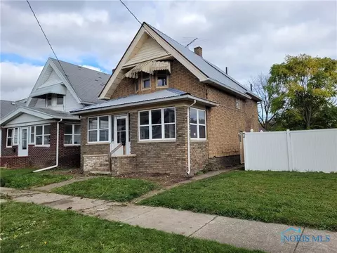 3412 Maple St, Toledo, OH 43608