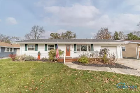 316 Edinborough Dr, Findlay, OH 45840