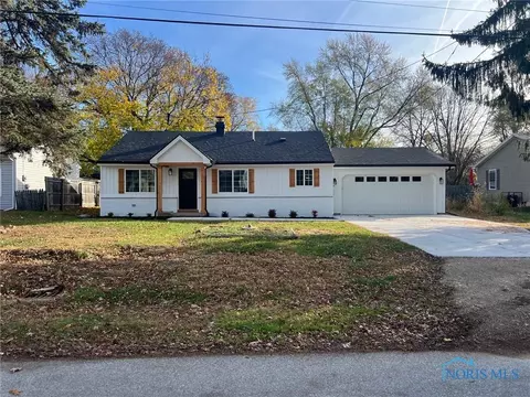 5718 Webster Dr, Sylvania, OH 43560