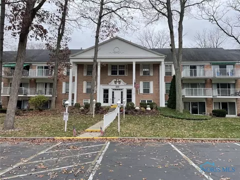 5679 Monroe St #505, Sylvania, OH 43560