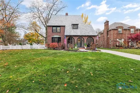 2247 Pemberton Dr, Toledo, OH 43606