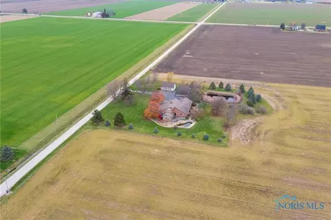 20702 Anderson Rd, Bowling Green, OH 43402