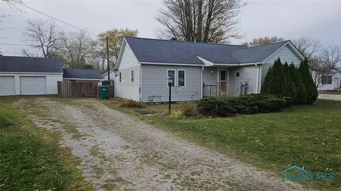 29435 Kearsley Dr, Millbury, OH 43447