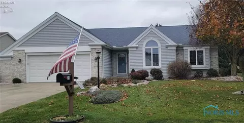 79 Lisa Ann Dr, Fremont, OH 43420