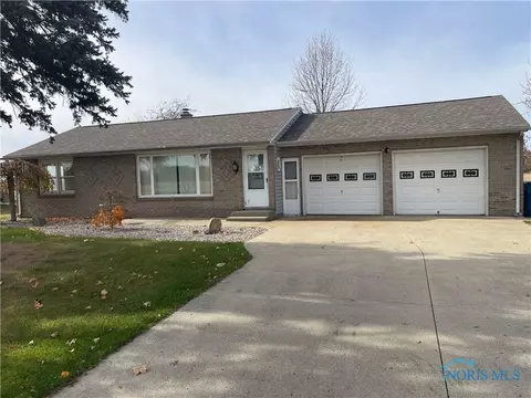 618 S Michigan Ave, Edgerton, OH 43517