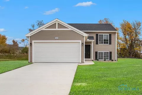 1535 Circle Dr, Millbury, OH 43447