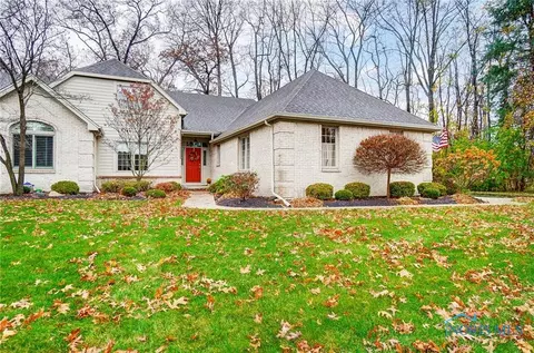 6633 Carrietowne Ln, Toledo, OH 43615
