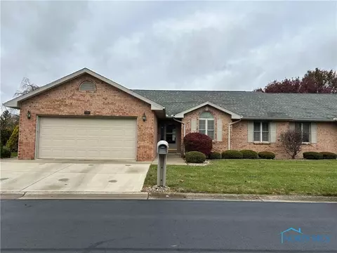 2107 Greystone Ct, Findlay, OH 45840