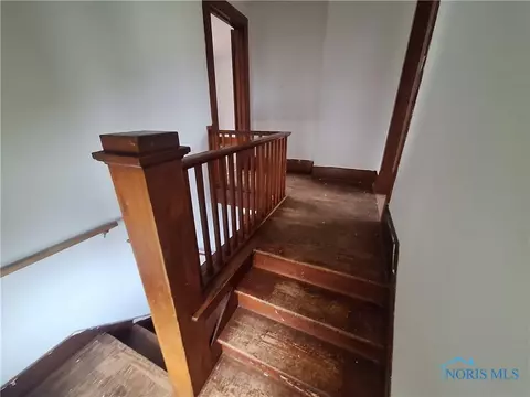 869 E High St, Bryan, OH 43506 photo 14