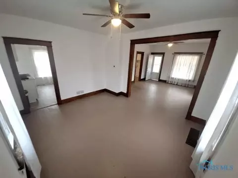 869 E High St, Bryan, OH 43506 photo 5