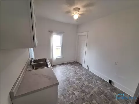 869 E High St, Bryan, OH 43506 photo 10