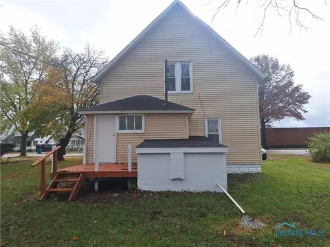 869 E High St, Bryan, OH 43506 photo 4