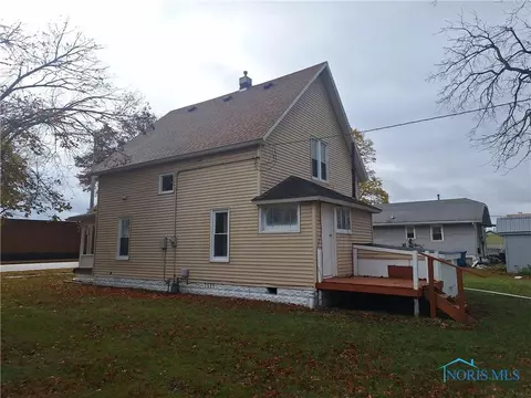 869 E High St, Bryan, OH 43506 photo 2