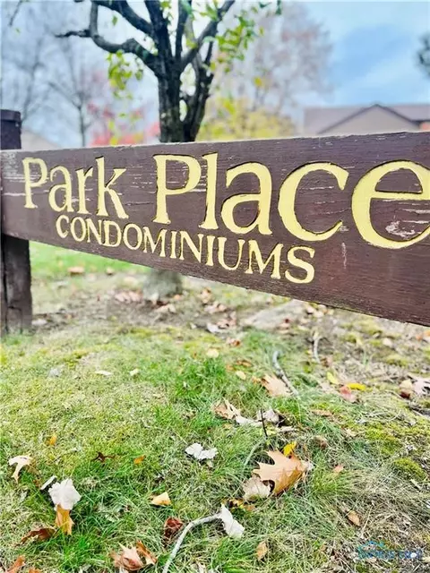 11 Parkview Dr, Perrysburg, OH 43551