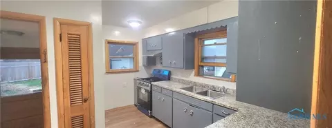 2040 Dorr St, Toledo, OH 43607 photo 9
