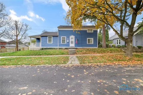 108 Elizabeth St, Maumee, OH 43537
