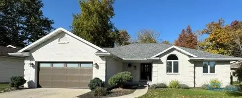 582 Becklee Dr, Napoleon, OH 43545