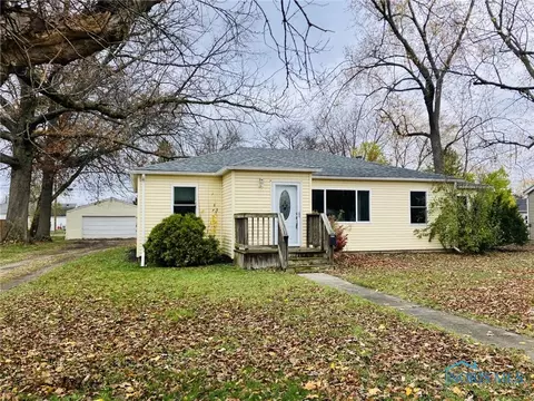 537 W 7th St, Perrysburg, OH 43551