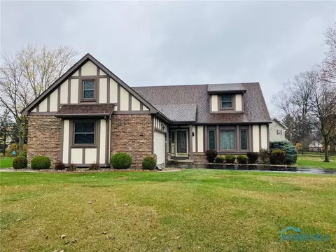 650 Oak Knoll Dr, Perrysburg, OH 43551