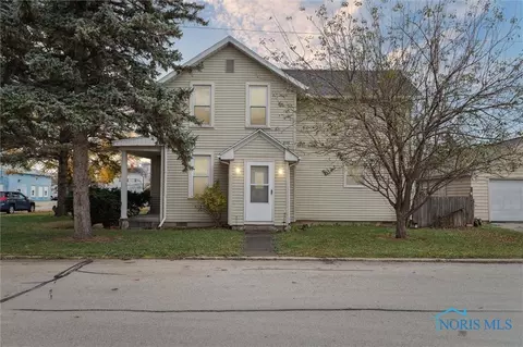 225 W Evans St, Gibsonburg, OH 43431
