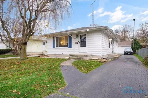 3265 Schneider Rd, Toledo, OH 43614