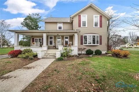 352 Maple Ave, Pettisville, OH 43553 photo 1