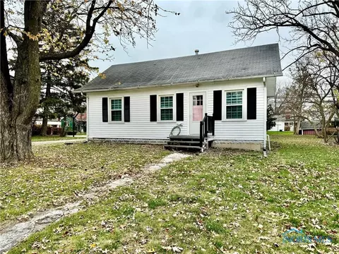609 N Cherry St, Paulding, OH 45879 photo 2
