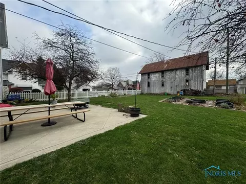208 E North St, West Unity, OH 43570 photo 3