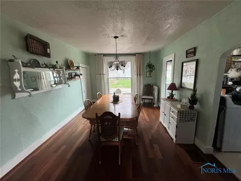 208 E North St, West Unity, OH 43570 photo 6