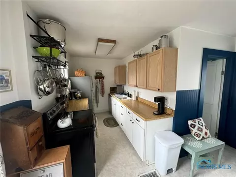 208 E North St, West Unity, OH 43570 photo 7