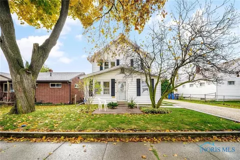823 Custer Dr, Toledo, OH 43612