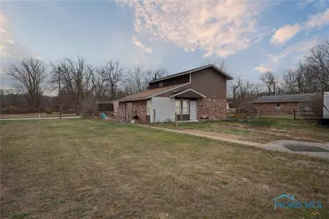 9721 Oak Bend Ave, Holland, OH 43528