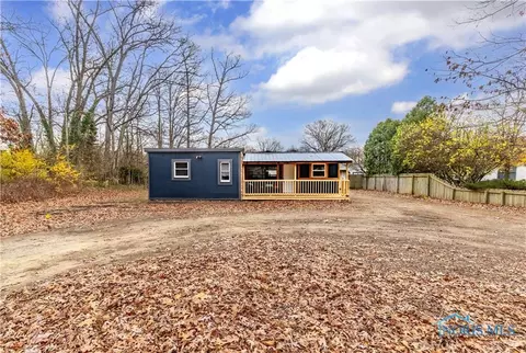 2504 Centennial Rd, Toledo, OH 43617