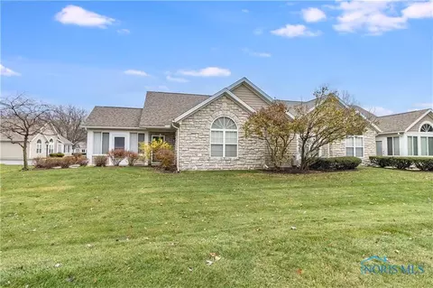 2263 Whispering Pines Dr #4-2263, Toledo, OH 43617