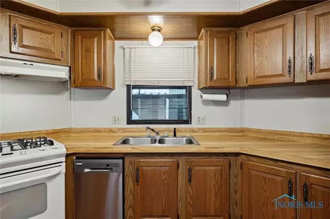 475 W Main St, Delta, OH 43515 photo 13