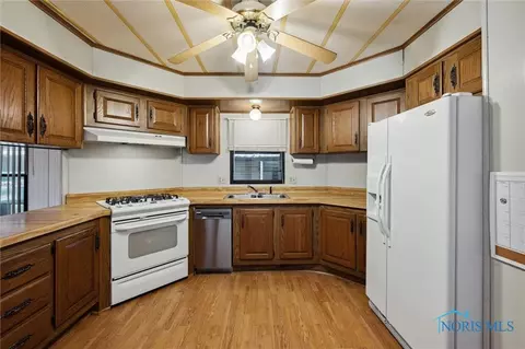 475 W Main St, Delta, OH 43515 photo 12