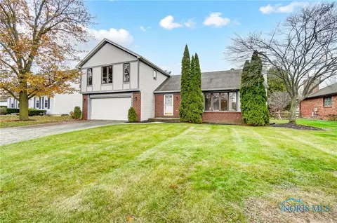 153 Freedom Ln, Waterville, OH 43566