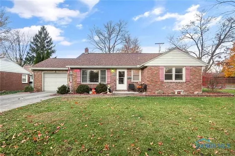 904 Lambert Dr, Bowling Green, OH 43402