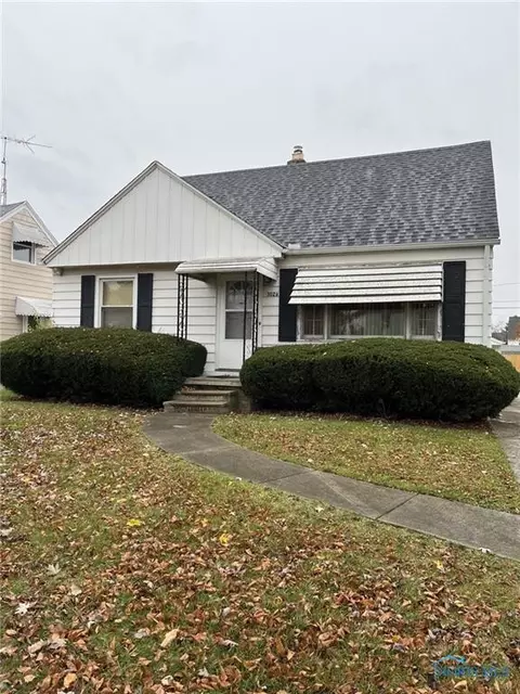 3026 Ravenwood Blvd, Toledo, OH 43614