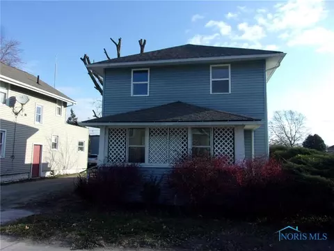 404 N Town St, Fostoria, OH 44830