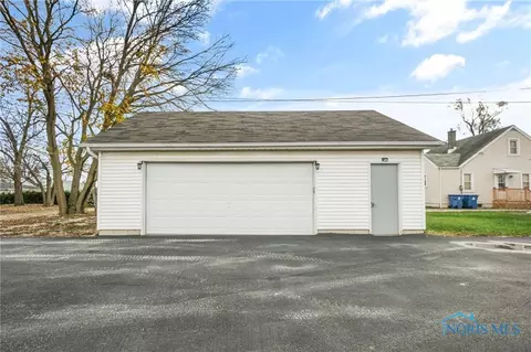 209 Guy St, Walbridge, OH 43465 photo 37