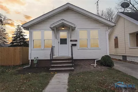 2041 Fairfax Rd, Toledo, OH 43613